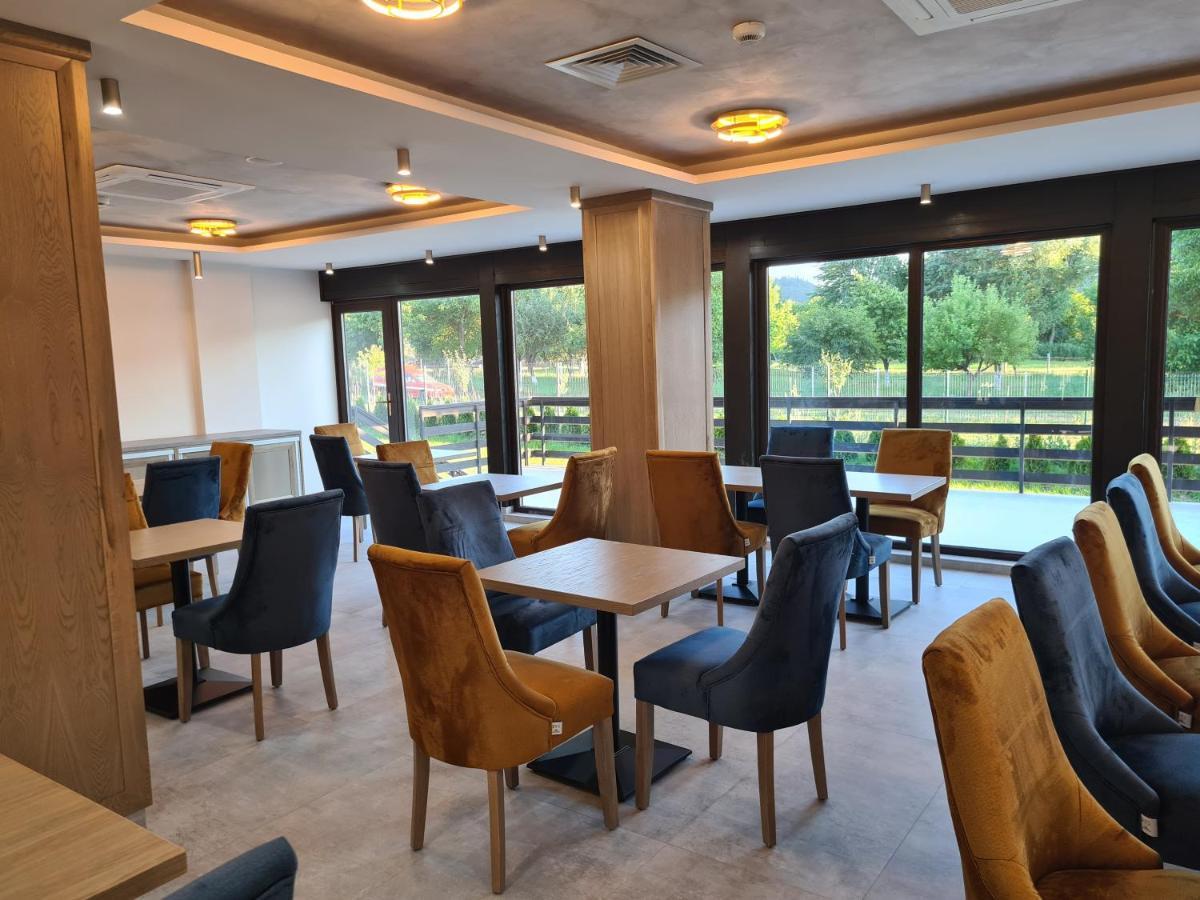 Hotel New Wolf à Bran  Extérieur photo