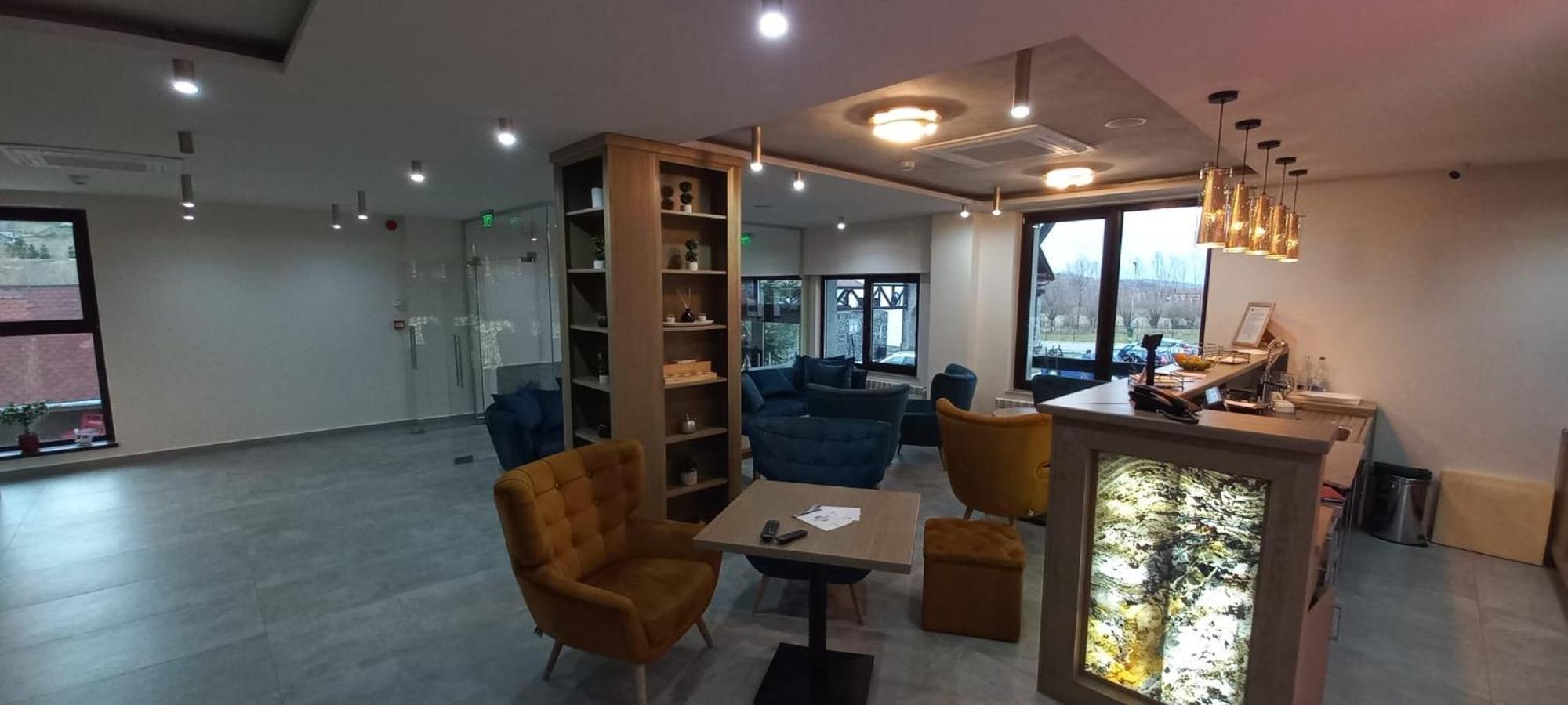 Hotel New Wolf à Bran  Extérieur photo