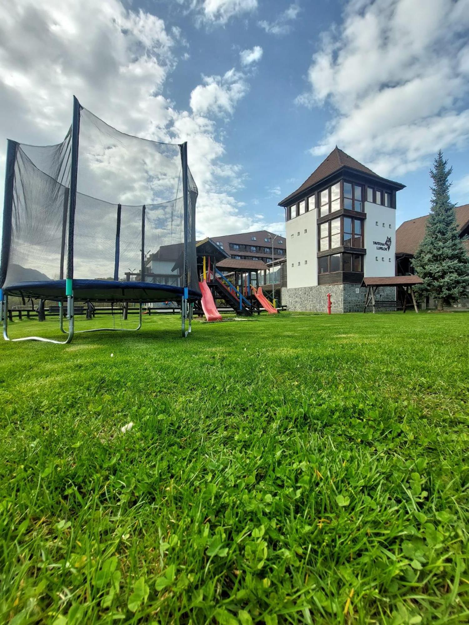 Hotel New Wolf à Bran  Extérieur photo